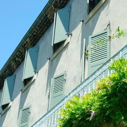 平开百叶窗 - PERSIENNES 1/3 CONTREVENT 2/3 PANNEAU - Volets Thiebaut - 刀片式 / 挤压铝材 / 热喷漆