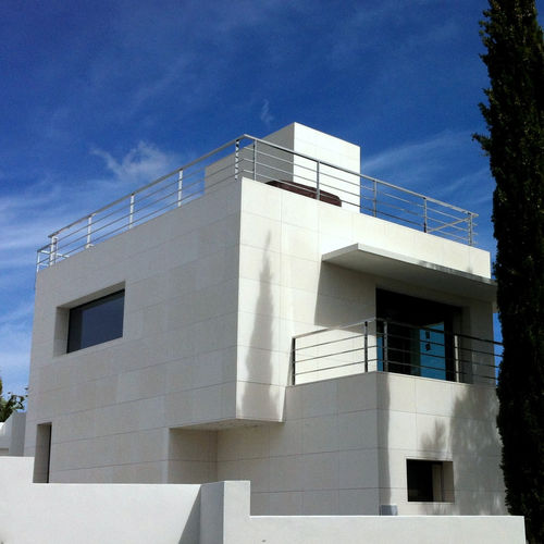条形立面 - ALBA ROSAL: CALIZA BLANCA - ROSAL STONES - 天然石材 / 石灰石 / 光滑