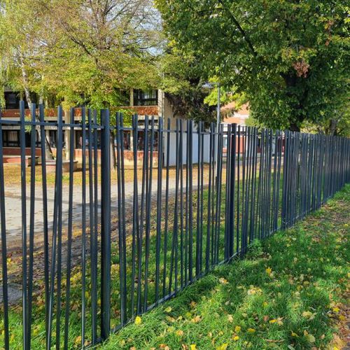 带栏杆围栏 - CREAZEN  - Betafence International - 用于公共空间 / 住宅 / 电镀钢