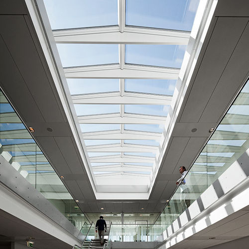 平屋顶灯笼式天窗 - RIDGELIGHT WITH BEAMS 5° - VELUX/威卢克斯 - 排烟 / 玻璃 / 玻璃钢