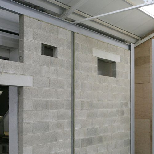 中空混凝土块 - TOPCRETE - Tarmac Building Products - 实心 / 多孔结构 / 用于隔断墙