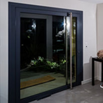 入户门 - 70 FP GTI+  - Sapa Building Systems - 玻璃 / 平开 / 现代风格
