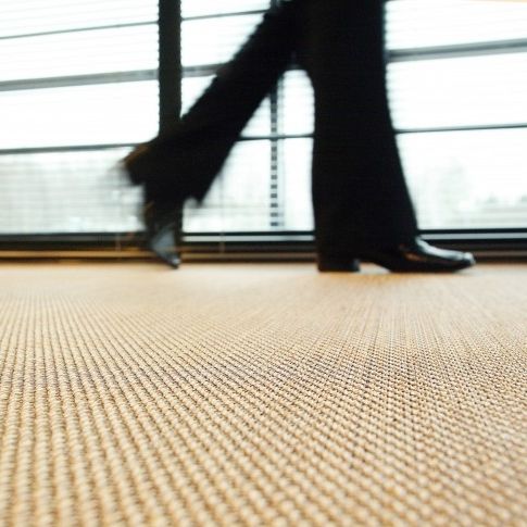 乙烯基地面 - PLAIN - Hellsten Flooring - 室内 / 用于楼梯板 / 办公室