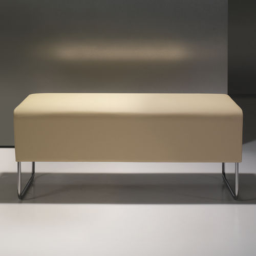 现代风格软包长凳 - BALANCE - BERNHARD design - 布料 / 皮质 / 金属桌脚