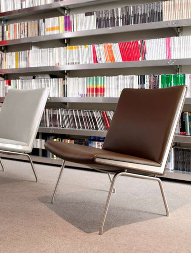 现代风格壁炉椅 - CH401 - Carl Hansen & Son - 皮质 / Hans J. Wegner 设计