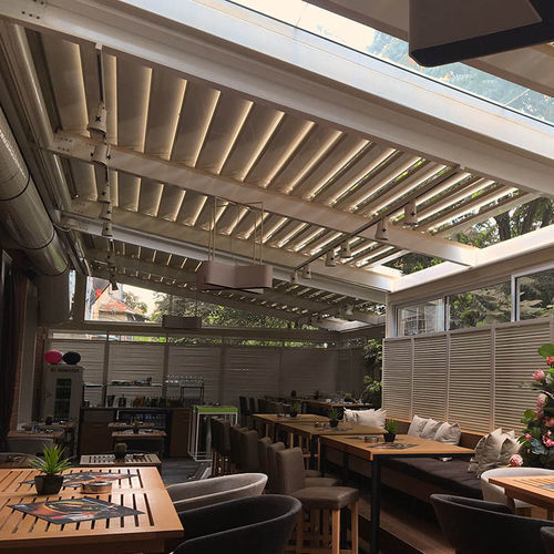 刀片式百叶窗 - PITCHED SYSTEM - Designer shade solutions - 刀片式 / 金属 / 哑光