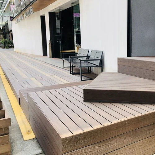 复合材料露台地板条 - DEL7011S  - Foshan Greenzone - 仿木 / 公共空间 / 用于公共泳池