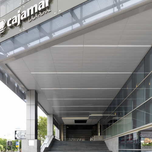 金属吊顶 - Armstrong Q-Clip, Q-Clip F, R-Clip, R-Clip F - Knauf Ceiling Solutions - 方砖 / 室外 / 可回收