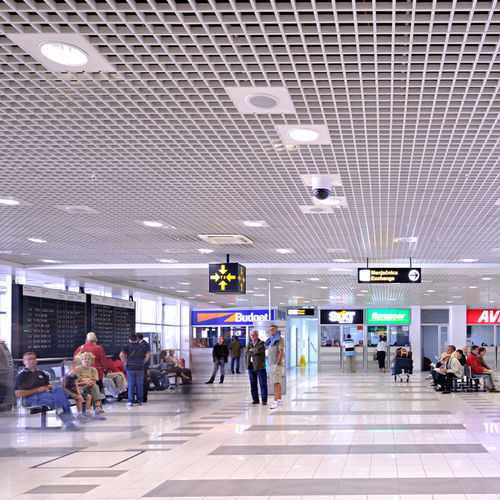 电镀钢吊顶 - Armstrong Cellio - Knauf Ceiling Solutions - 方砖 / 室内 / 防水