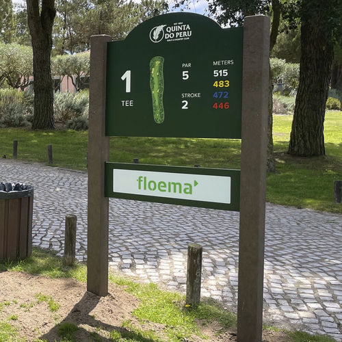 复合材料指示牌 - CLASSIC TEE SIGN - Floema - 铝制 / HPL / 再生塑料