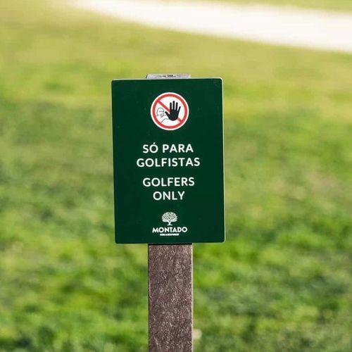 落地式指示牌 - GOLF - Floema - 再生塑料 / HPL / 过度循环