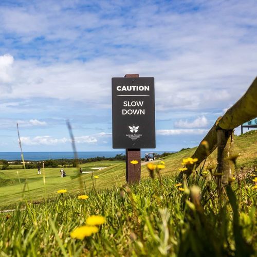 HPL信息看板 - GOLF - Floema - 公共空间 / 用于高尔夫路线 / 用于城市
