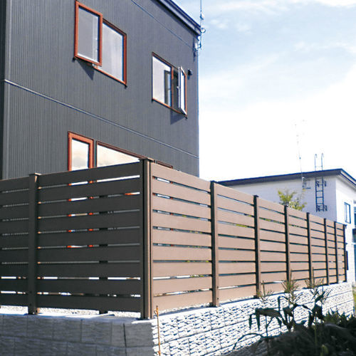 百叶窗式围栏 - Império Decks e Pergolas - 住宅 / 木质 / 长方形