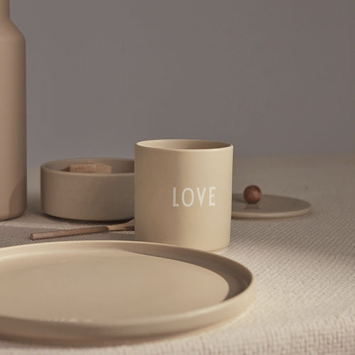 瓷质杯子 - Favourite - LOVE Collection - DESIGN LETTERS ApS
