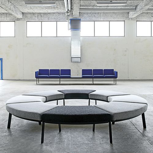组合式软包长凳 - System 2100 - BERNSTORFFSMINDE - 现代风格 / 布料 / 金属桌脚