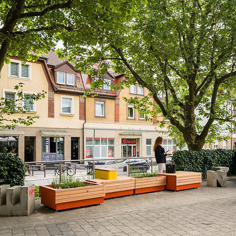 可调节Parklet - DRAUFGESETZT - CITY DECKS - 带花坛