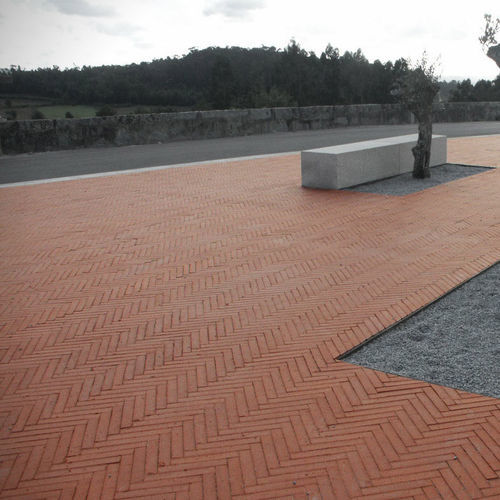 陶瓷铺路石 - Tira Romana Vermelho Vulcânico - Vale de Gândara - 用于室外 / 花园 / 用于公共空间