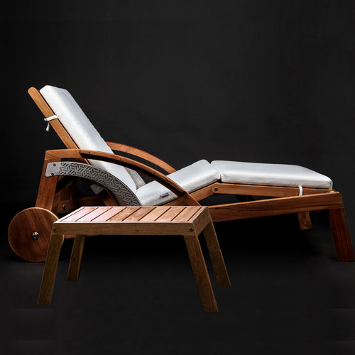 现代风格日光浴躺椅 - Laubbe Design SL - 布料 / 柚木 / 柚木