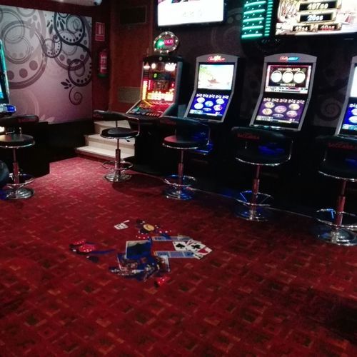 毛圈满铺地毯 - ARCADE - Casino Carpets S.L. - 尼龙 / 商用 / 图案