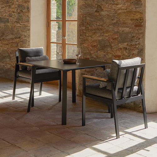 现代风格餐桌 - TIMELESS  - GANDIA BLASCO - Dekton®材料 / 铝座桌脚 / 长方形