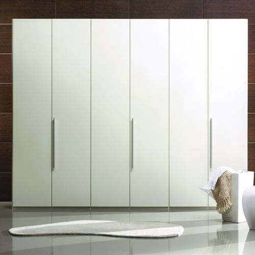 现代风格衣柜 - FLAT - CARRE furniture - 木质 / 漆木 / 平开门式