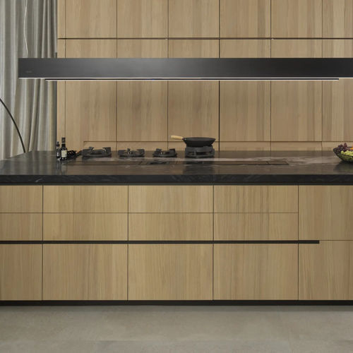 布料现代厨房岛台 - E7.90S &middot; E4.90 - GAMADECOR – PORCELANOSA Grupo - 陶土 / 白栎木 / 中型