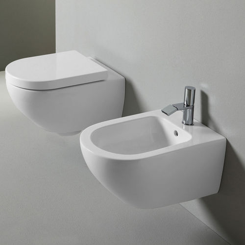 壁挂式马桶 - ENJOY - TALCO - Ceramica Cielo - 陶瓷 / Karim Rashid 设计 / 椭圆