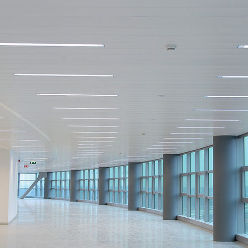 铝制天花板吊顶 - Luxalon® 75C / 150C / 225C - Hunter Douglas Architectural - 条形 / 办公室 / 室内