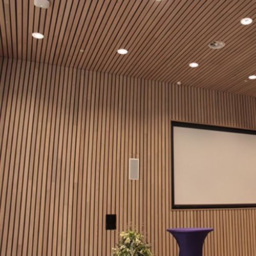 实木吊顶 - Derako® Solid Linear BaseLine - Hunter Douglas Architectural - 条形 / 用于会议大厅 / 客厅