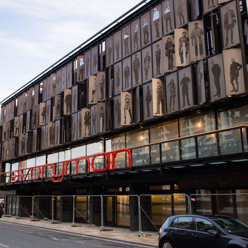 金属建筑遮阳板 - EVERYMAN THEATRE - James & Taylor - 用于外墙 / 立式 / 回转