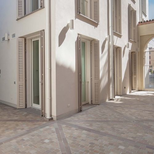固定式百叶窗 - FIRENZE - METRA Building - 闸门 / 木质 / 金属