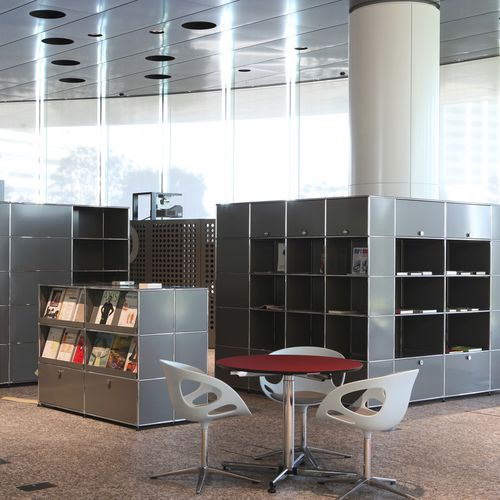 办公室货架搁板 - USM Haller - USM Modular Furniture - 档案 / 金属 / 带抽屉