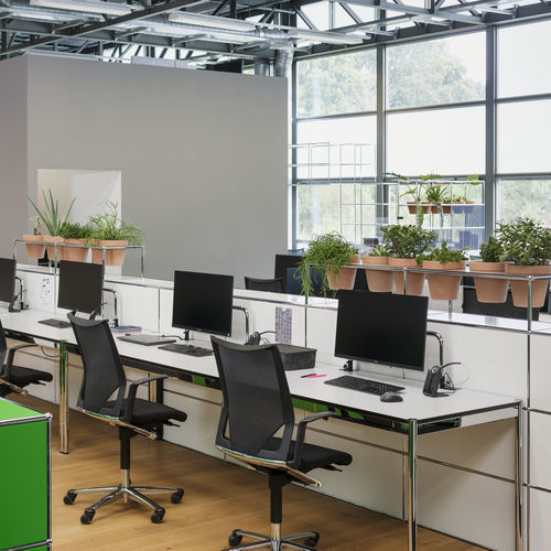 地面收纳柜 - World of Plants for USM Haller - USM Modular Furniture - 商用