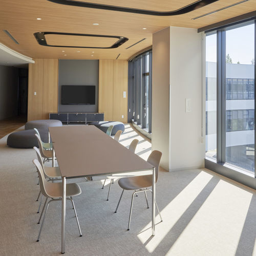 现代风格桌 - USM Haller - USM Modular Furniture - MDF / 金属桌脚 / 长方形