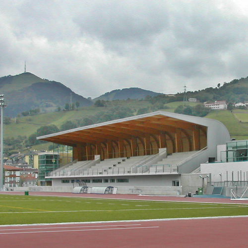 胶合木木制屋架 - TRIBUNAS CAMPO FUTBOL - Lanik - 屋架 / 商用