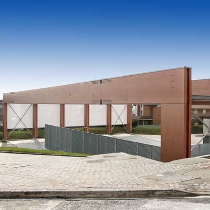 胶合木木制屋架 - POLIDEPORTIVO EN ARTICA NAVARRA - Lanik - 屋架 / 商用