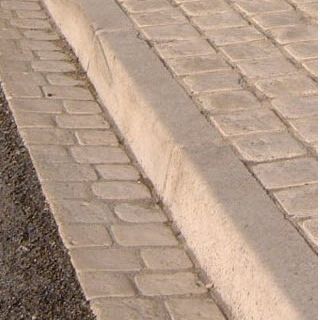 双斜面排水槽 - GCAP D - Girpav - 路面 / 石材 / 用于公共空间