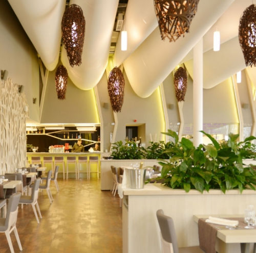 百褶窗帘面料 - SILENT AW - Serge Ferrari ARCHITECTURE - 用于遮光卷帘 / 遮阳 / 单色