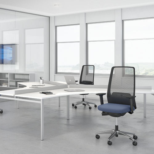 现代风格办公椅 - AIMIS1 - Interstuhl Büromöbel GmbH & Co. KG - 网眼 / 金属 / 布艺