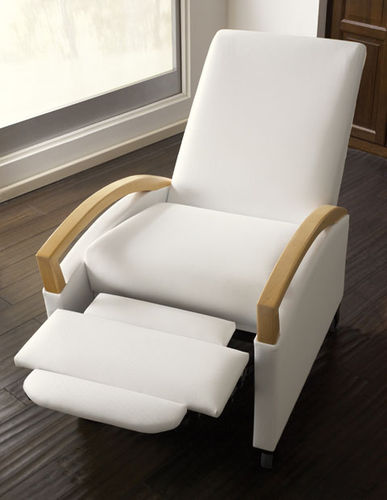 现代风格扶手椅 - VOYAGE - Carolina Business Furniture - 布料 / 木质 / 带脚凳