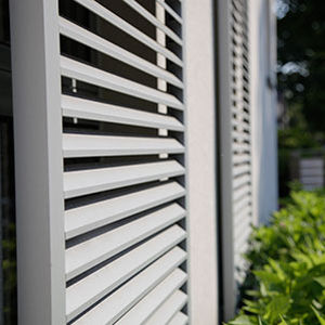 滑动式百叶窗 - LOGGIA® ALU  - RENSON - 刀片式 / 刀片式 / 铝制