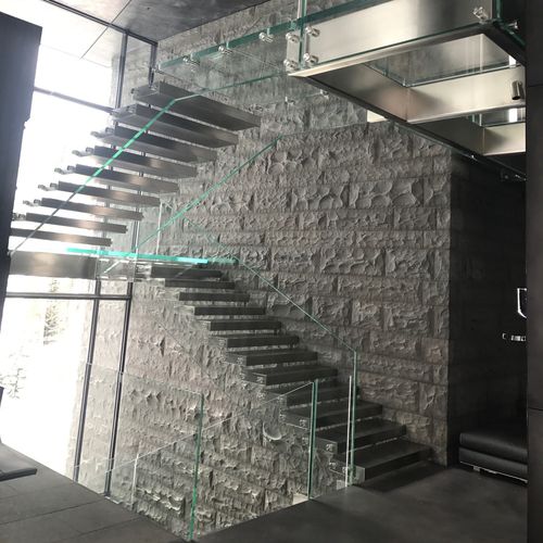180度旋转楼梯 - MONTANA - Siller Stairs - 不锈钢台阶 / 玻璃结构 / 家用