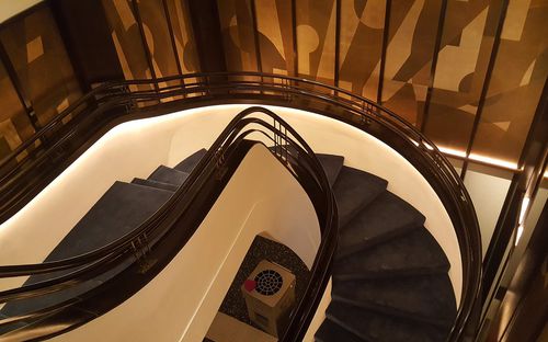 螺旋楼梯 - ELEGANCE - Siller Stairs - 栎木台阶 / 混凝土结构 / 餐厅