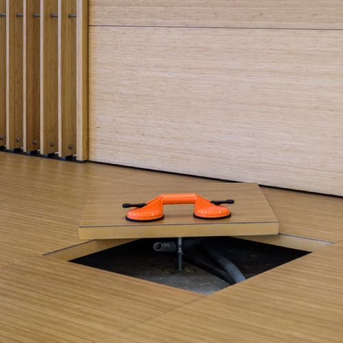 粘合板活动地板 - GAMAFLOR PAC - ACCESS FLOOR POLYGROUP - 木质 / 电镀钢 / PVC