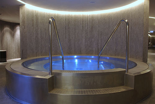 嵌入式水疗浴缸 - SPA INOX HOTEL  - PISCINES CARRE BLEU - 圆形 / 多座位 / 不锈钢
