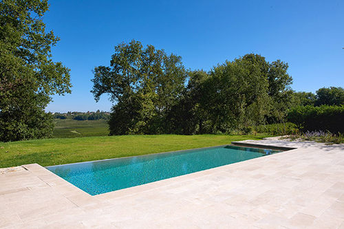 无边式游泳池 - VERT D'EAU PERIGUEUX - PISCINES CARRE BLEU - 定制 / 户外 / 地下
