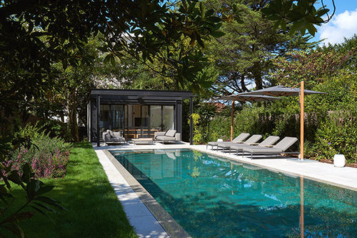 泳道游泳池 - COULOIR DE NAGE ARCHITECTE BIARRITZ - PISCINES CARRE BLEU - 定制 / 户外 / 地下