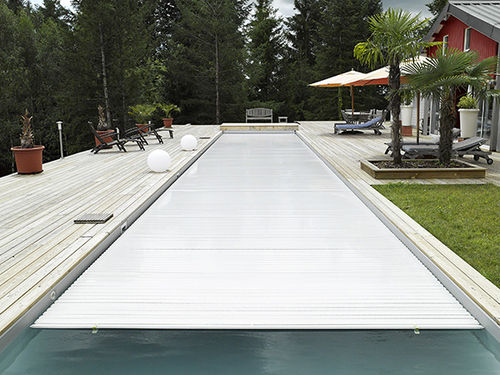 自动游泳池盖 - BRIVE - PISCINES CARRE BLEU - 安全