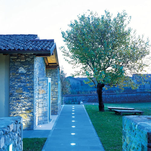 地面嵌入式照明设备 - COMPACT COMFORT - Simes - LED式 / 圆形 / 正方形