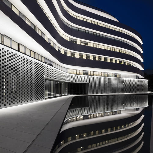 地面嵌入式照明设备 - PASEO - LINEA LIGHT GROUP - LED式 / 线性 / IP67